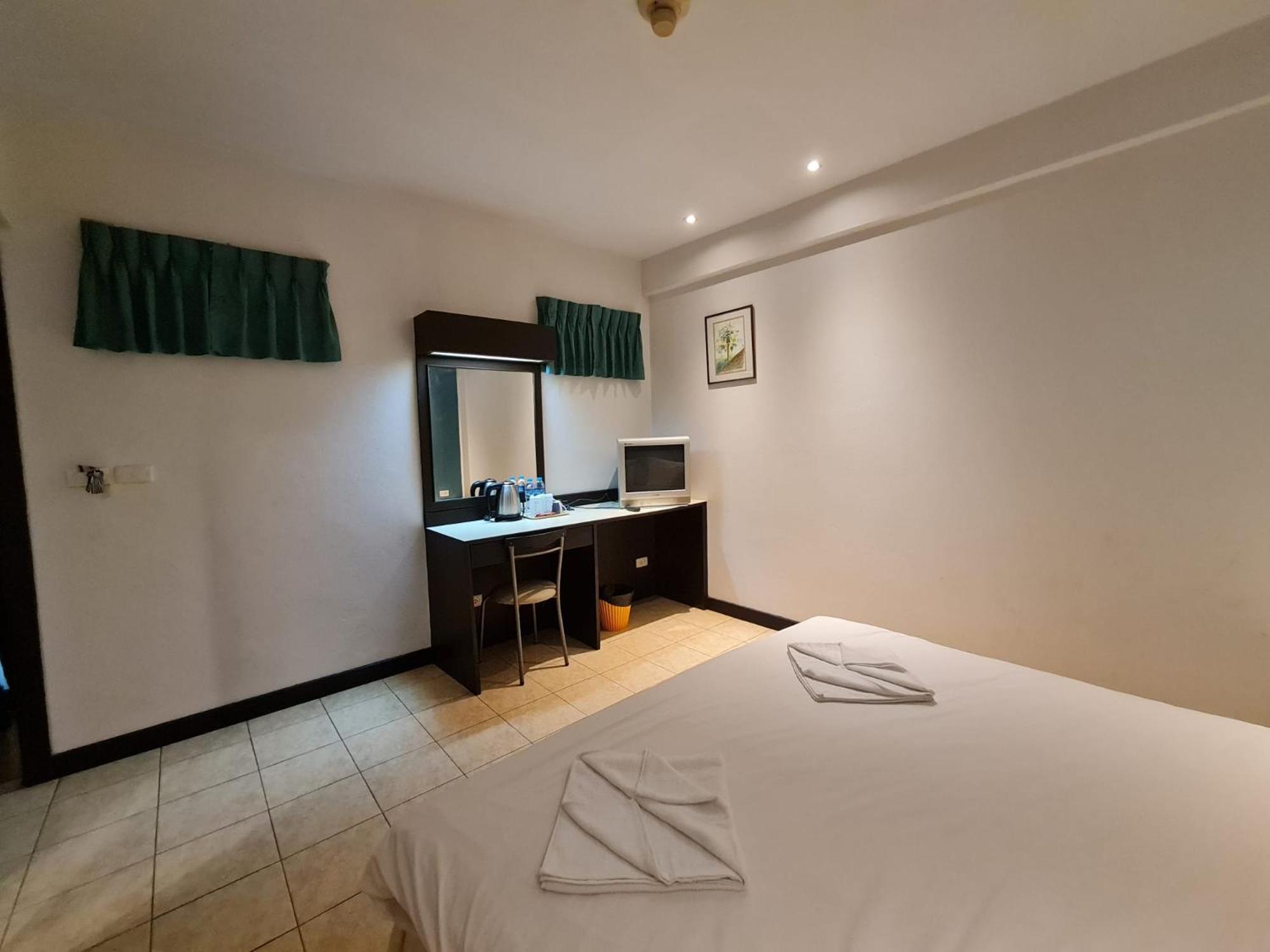 Desa Phuket Otel Dış mekan fotoğraf